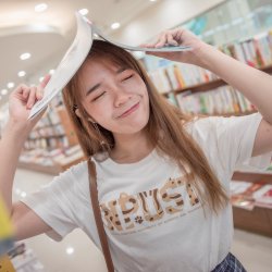 NPUST迷彩石虎款純棉短T_白